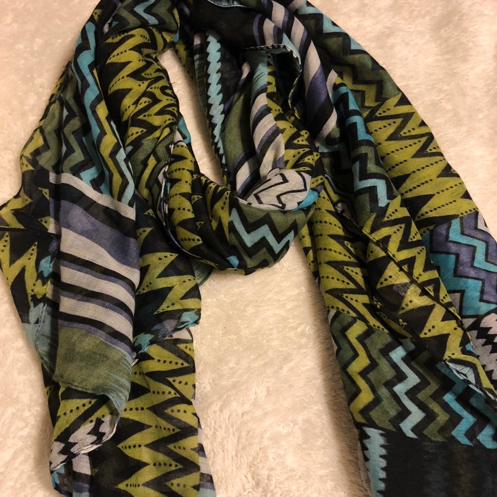 TRIBAL SCARF